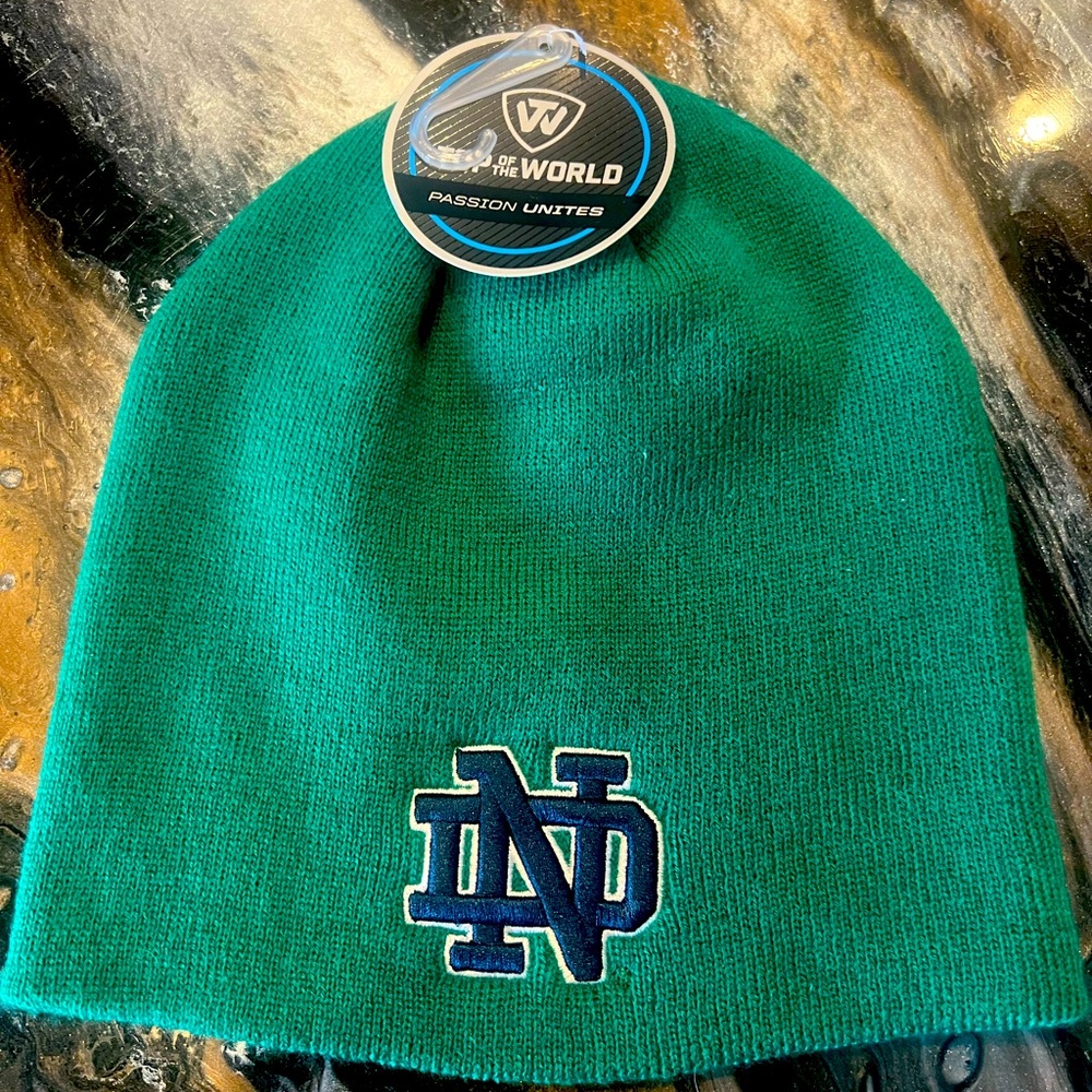 NWT Notre Dame Fighting Irish Genuine College 100% Acrylic Beanie Hat